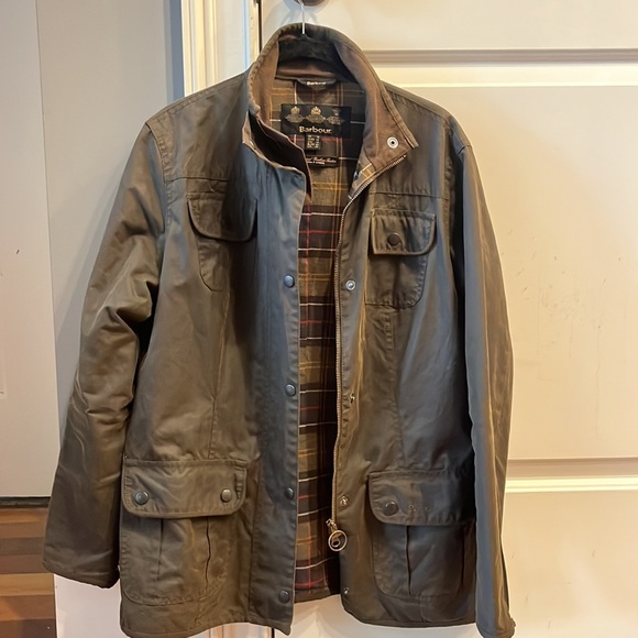 Barbour Classic Beadnell Wax Jacket in Rustic. Size USA 10. Adjustable waist. - Picture 4 of 4